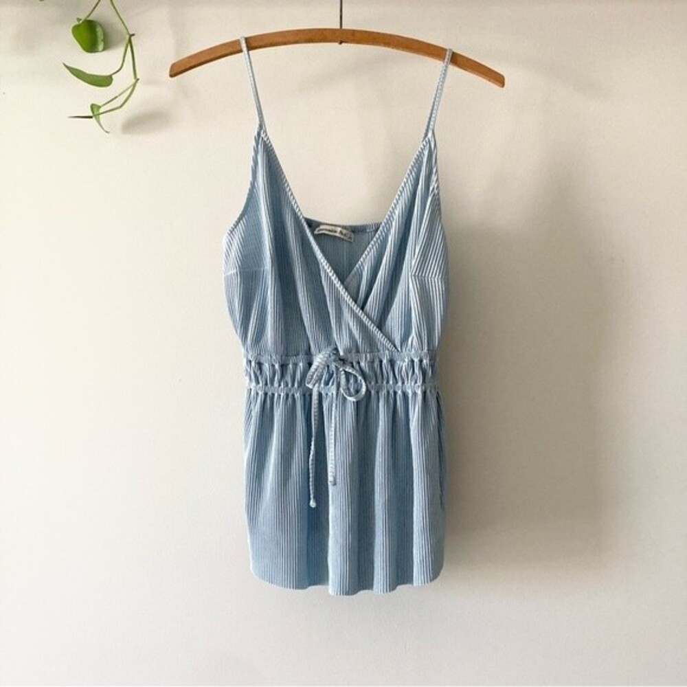 NWT‎ Abercrombie & Fitch Top Ribbed Pastel Metallic Sheen V Neck Peplum S